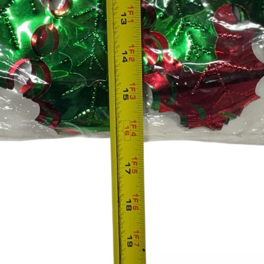 Amscan starburst garland in green and red colors, brand new in package, unused!